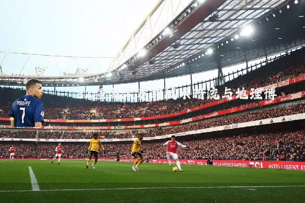 32强淘汰赛的战术暗流与地理博弈